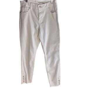 Artisan Ny White Skinny Jeans with Decorative Hem size 6